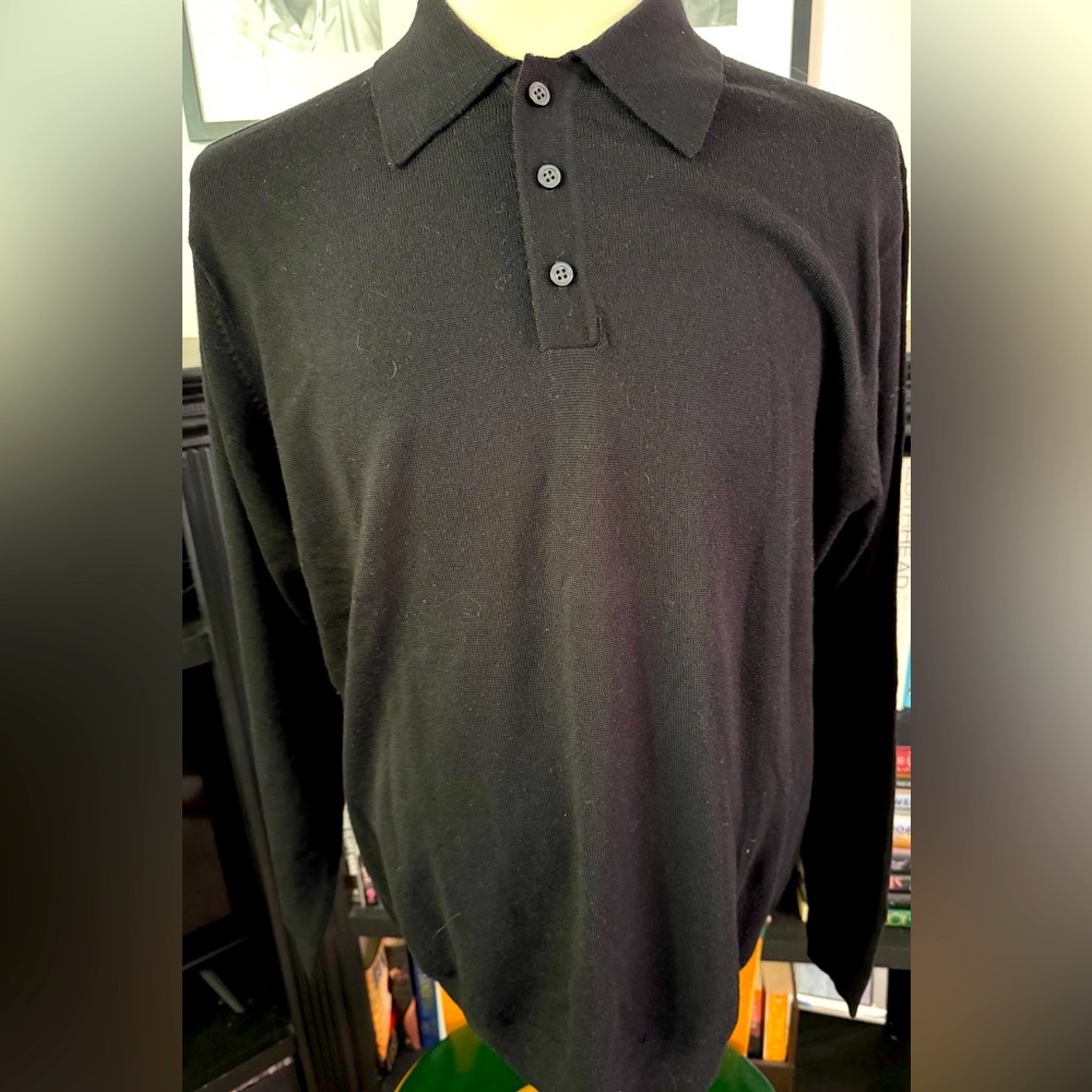 Italian Marino Wool Collared 3-Button Sweater. Size XL. Black. Excellent Cond.